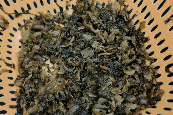 炒酸菜的做法图解1