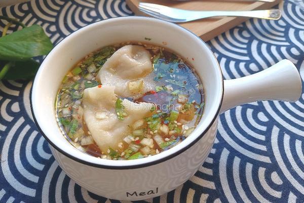 酸汤水饺的做法图解1