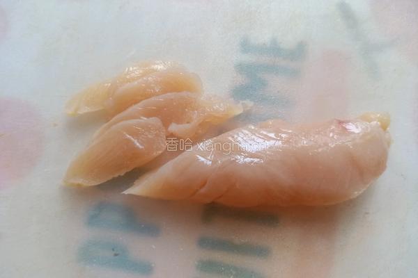 口蘑香煎鸡胸肉的做法图解3