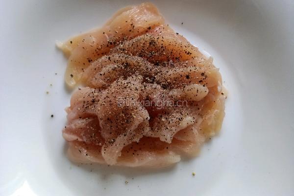 口蘑香煎鸡胸肉的做法图解4