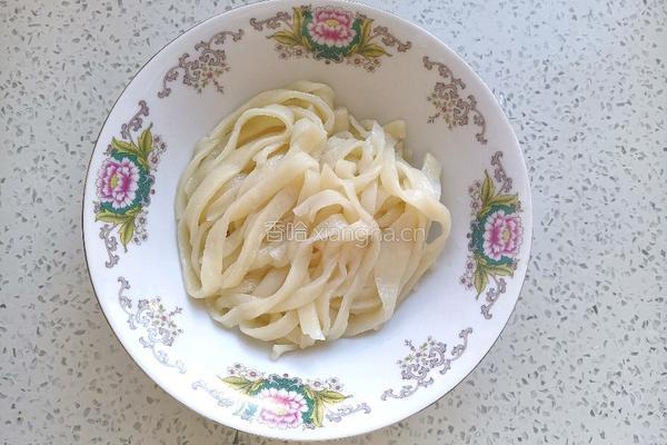 猪肉汤面的做法图解7