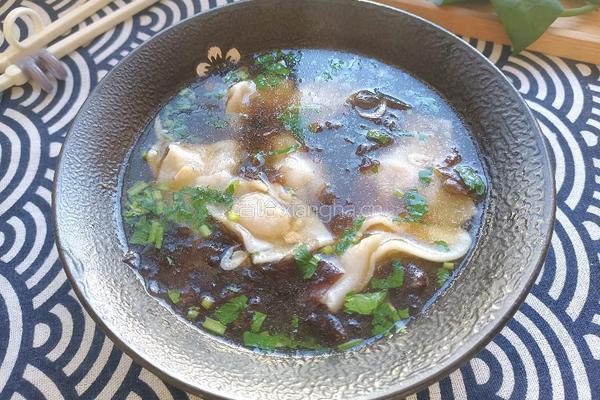 鲜肉馄饨的做法图解1