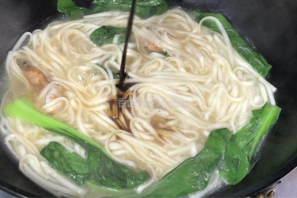 青菜虾仁汤面的做法图解6