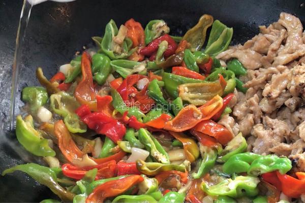 秋辣椒炒肉的做法图解8