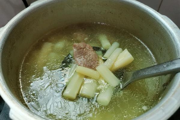 猪肉骨芦笋汤的做法图解10