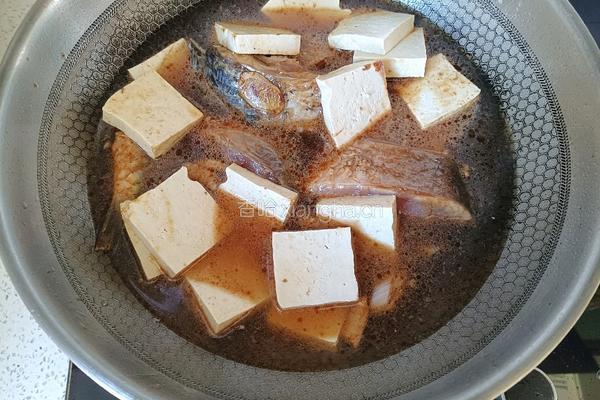 家常豆腐炖鱼的做法图解9