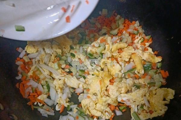 酱油蛋炒饭的做法图解6