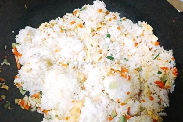 酱油蛋炒饭的做法图解8