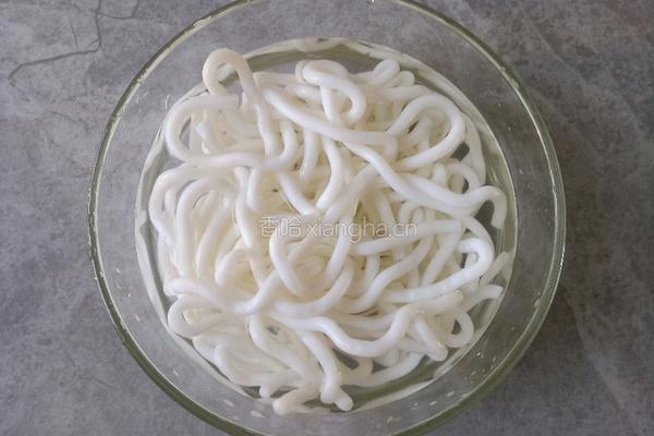 砂锅土豆粉的做法图解2