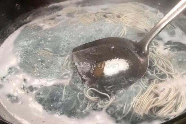 紫薯荷包蛋汤面的做法图解5