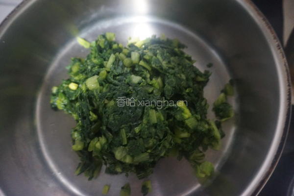莴笋叶豆腐煲的做法图解2