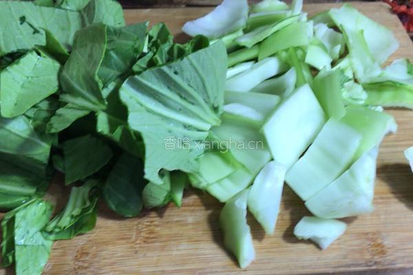 小白菜炖萝卜的做法图解4