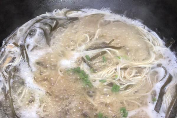 海带肉丝汤面的做法图解8