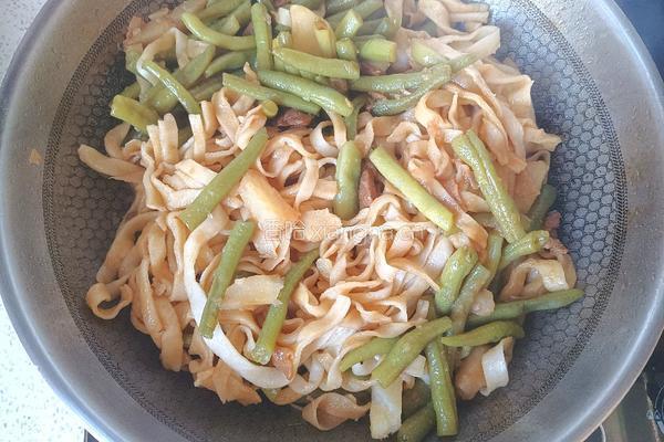 土豆炖豆角焖面的做法图解13