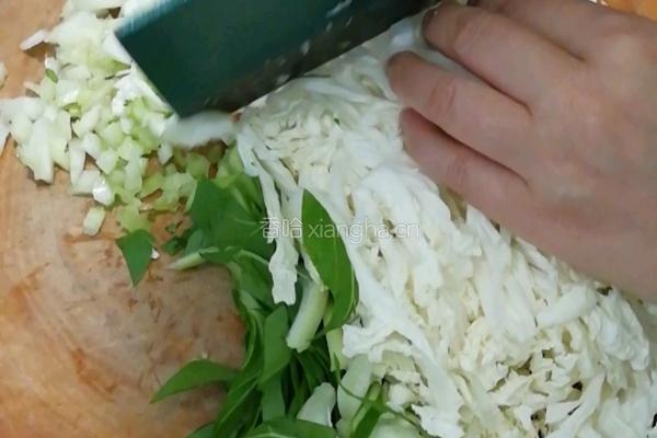 白菜素馅水饺的做法图解2