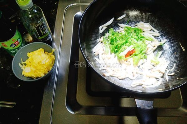 杏鲍菇鸡蛋炒辣椒的做法图解5