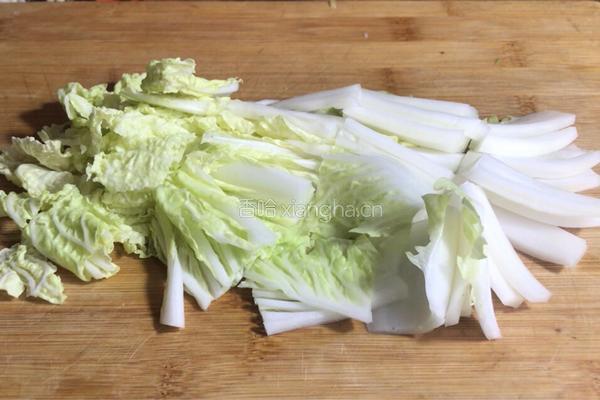 白菜炖粉条的做法图解3
