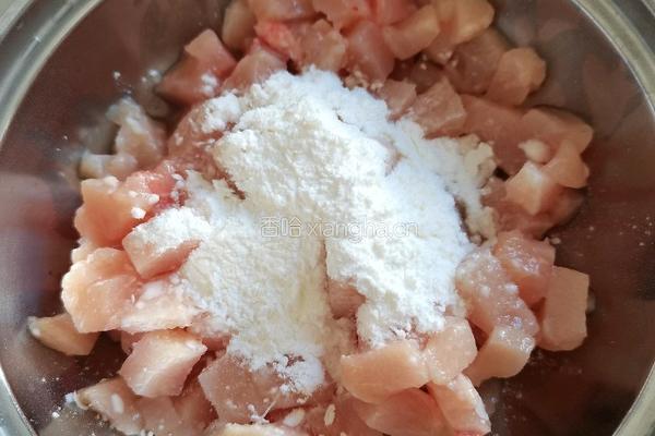 线椒炒鸡胸肉的做法图解3