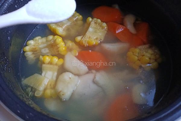 马蹄玉米鸡腿汤的做法图解9