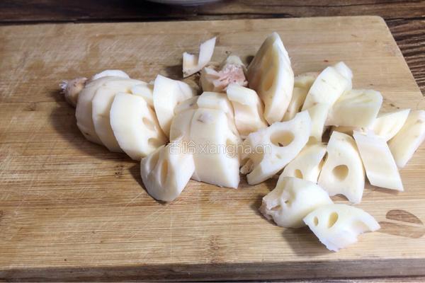 红烧肉炖莲藕的做法图解3