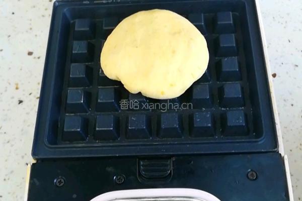 南瓜豆沙饼的做法图解12