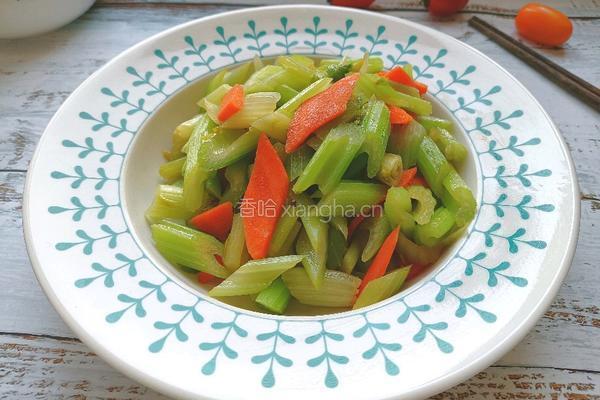 芹菜炒胡萝卜的做法图解10
