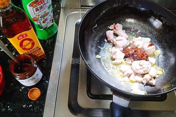 酱香鸡腿香菇焖土豆的做法图解5
