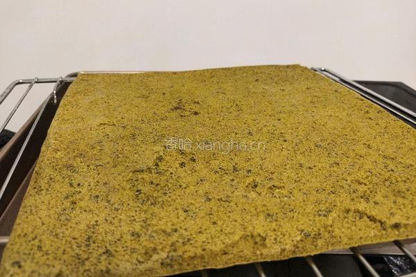 抹茶奶油蛋糕卷的做法图解10