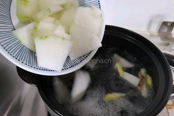 滑肉冬瓜汤的做法图解5