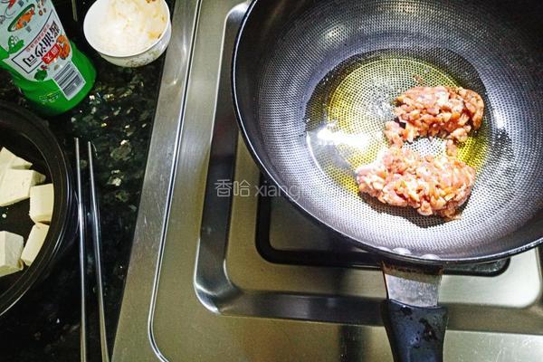 肉沫白菜豆腐煲的做法图解4