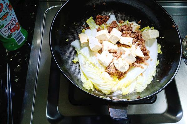 肉沫白菜豆腐煲的做法图解7