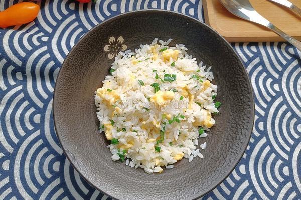 蛋炒饭的做法图解1