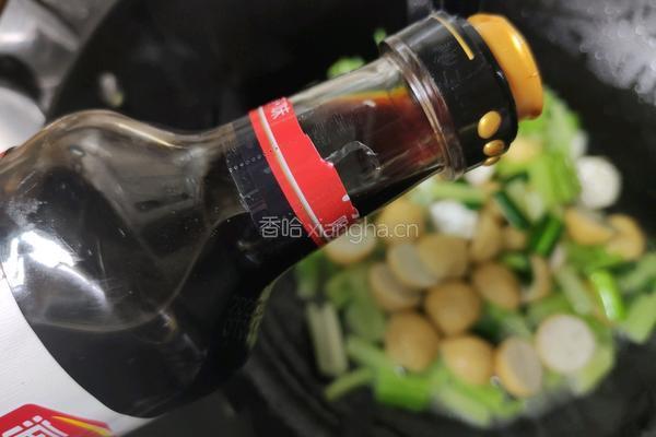 芹菜炒鱼丸的做法图解4