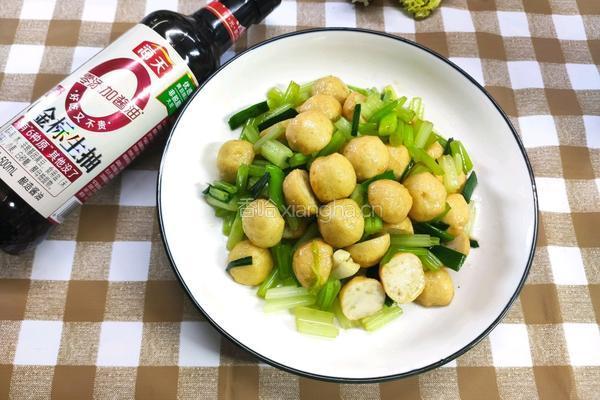 芹菜炒鱼丸的做法图解6