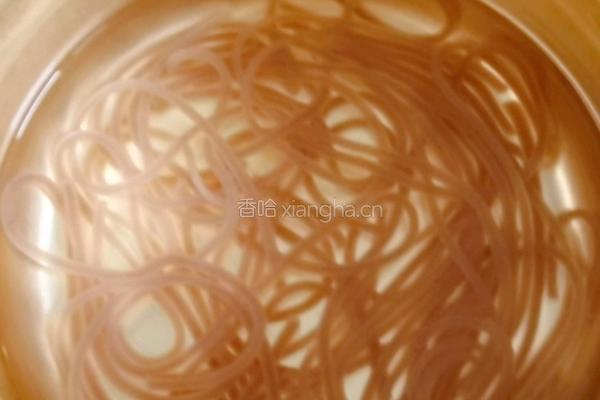 白菜山药粉丝汤的做法图解4