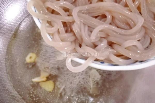 白菜山药粉丝汤的做法图解12