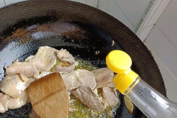 一锅出 土豆炖豆角烀饼的做法图解5