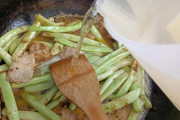 一锅出 土豆炖豆角烀饼的做法图解8