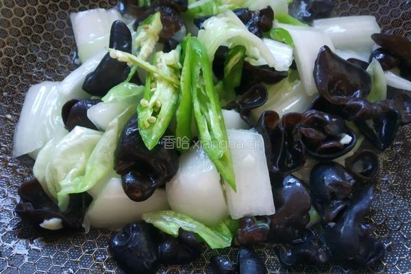 醋溜木耳白菜的做法图解6