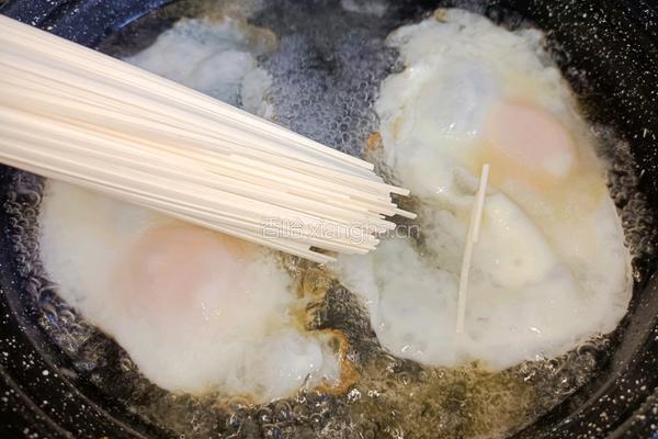 菠菜肉丸鸡蛋面的做法图解3