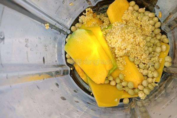南瓜小米黄豆豆浆的做法图解2