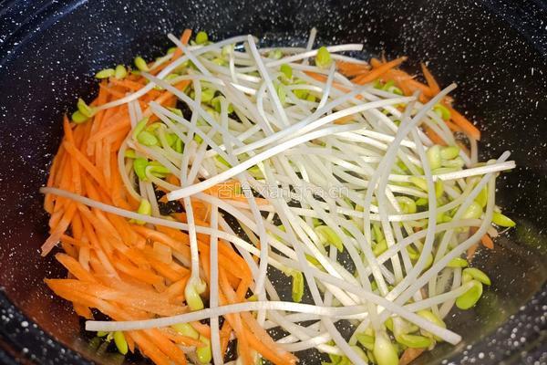 菠菜豆芽炒粉丝的做法图解3