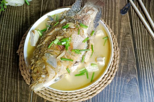 豆腐鲫鱼汤的做法图解10