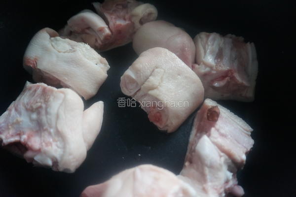 黄豆炖猪蹄的做法图解2