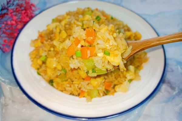 芹菜胡萝卜蛋炒饭的做法图解10