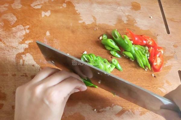 香菇烧豆腐的做法图解3