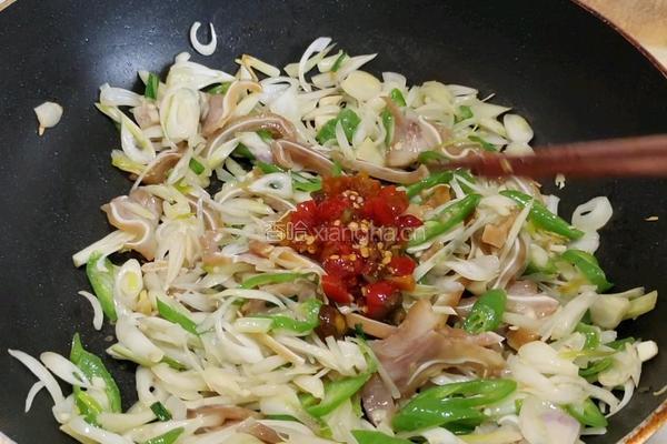 猪耳炒荞头的做法图解8