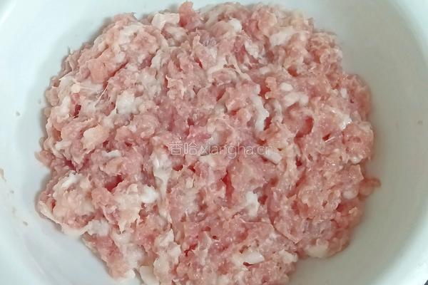 猪肉玉米煎饺的做法图解1
