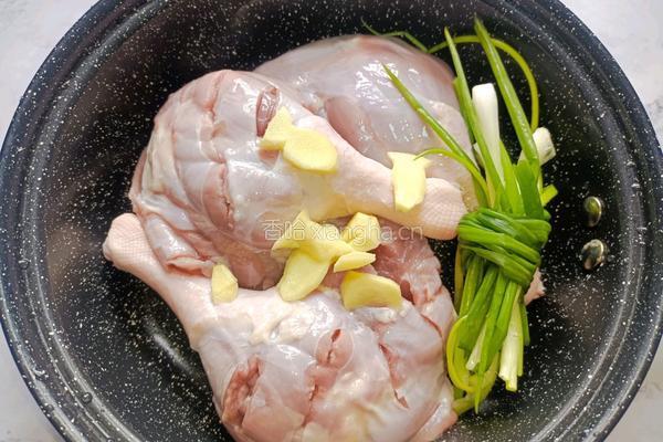 蜜汁叉烧鸭腿的做法图解2
