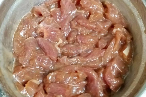 猪肉丸子萝卜汤的做法图解1